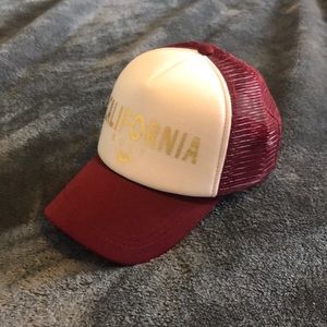 Women’s Roxy trucker hat